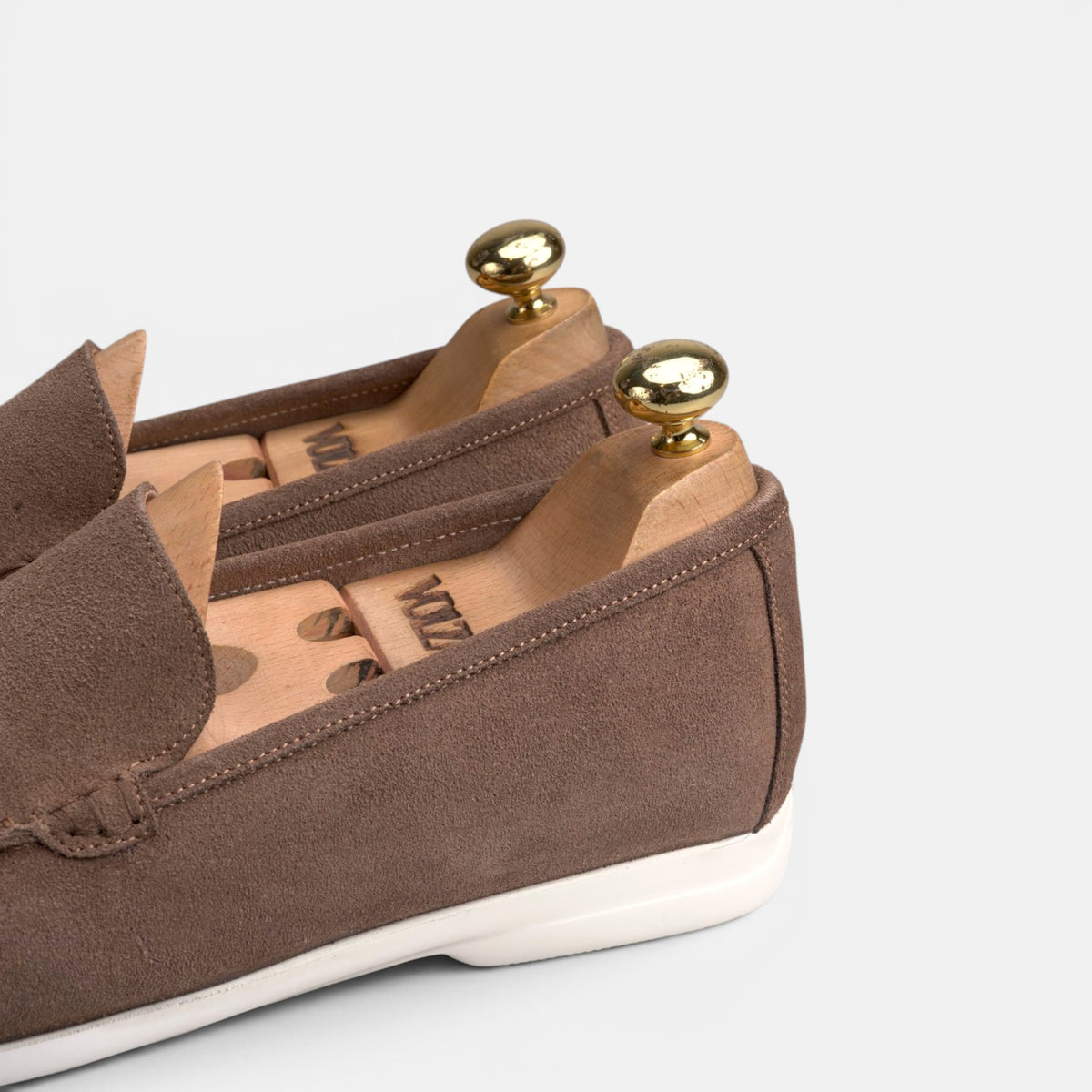 Volzak 3063 Mocassin en daim Taupe