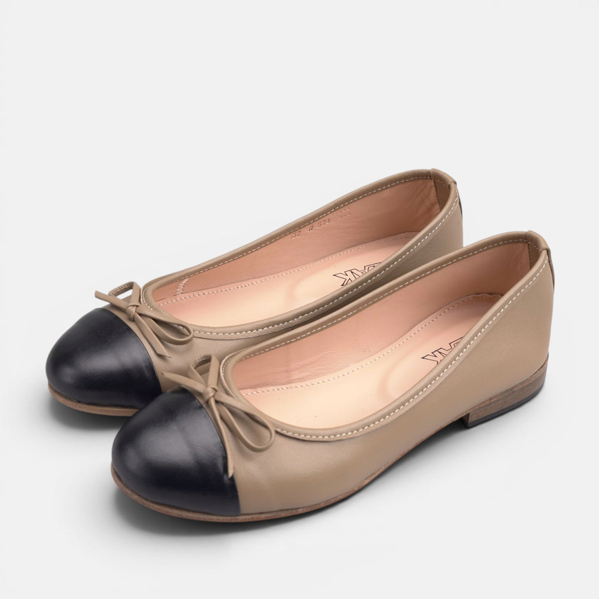 Volzak 078 Ballerine en cuir Beige