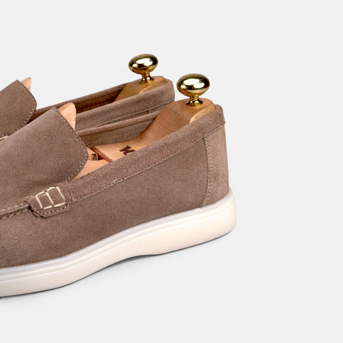 Volzak 713 Mocassin en daim Taupe