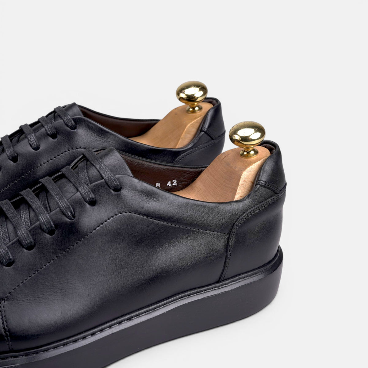 Volzak 5610 basket en cuir Noir