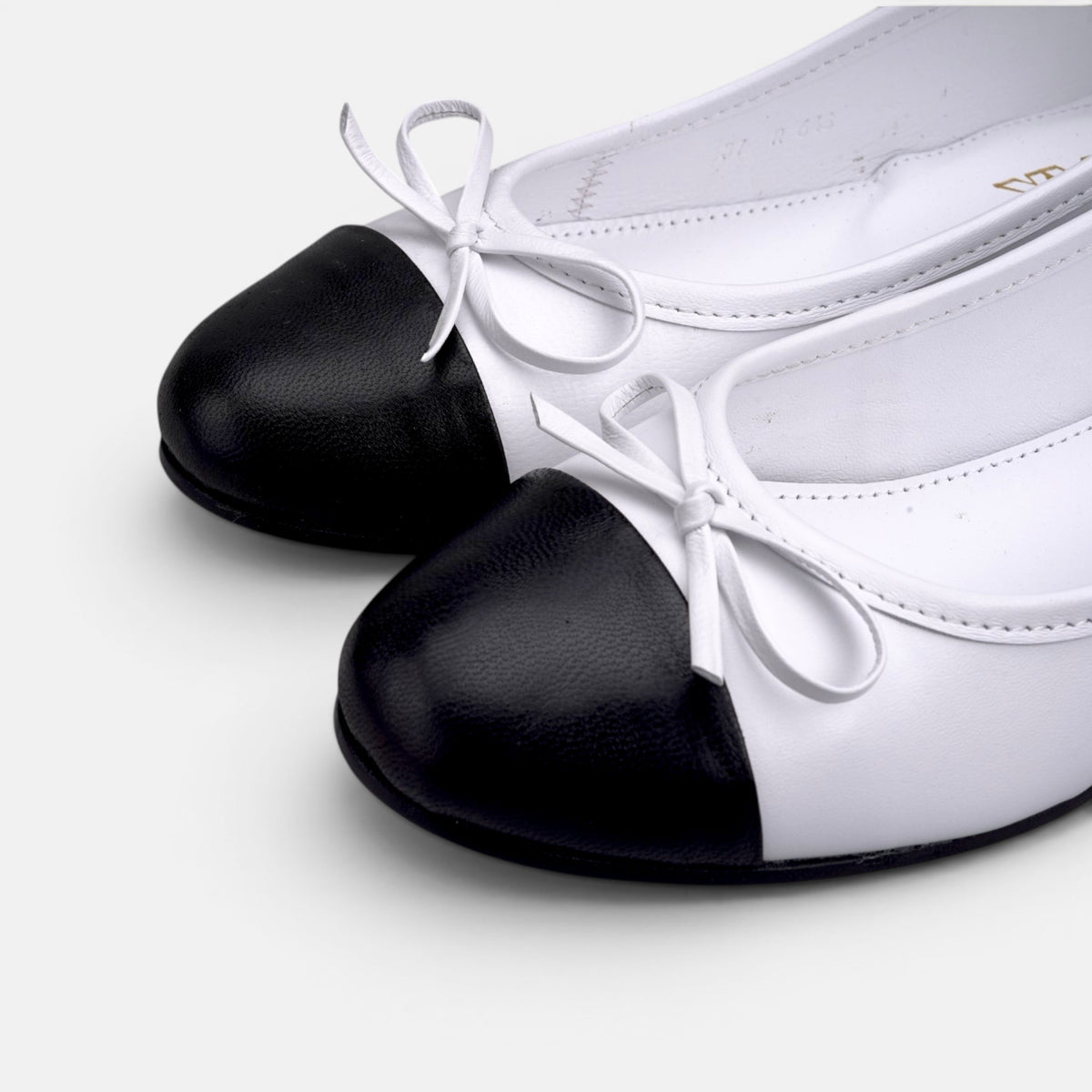 Volzak 078 Ballerine en cuir Blanc
