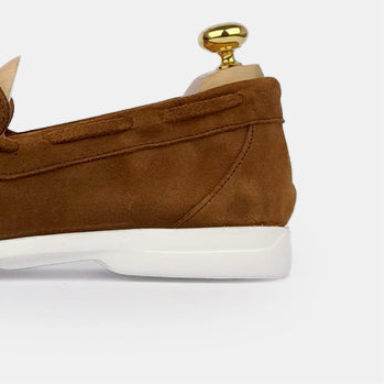 Volzak 05 Camel suede loafer