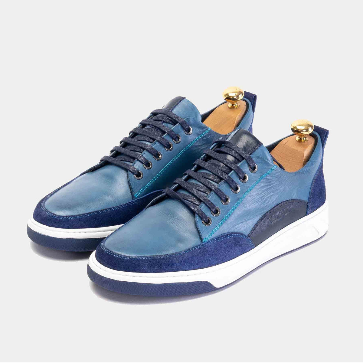 Volzak 6021 Basket en cuir Bleu ciel