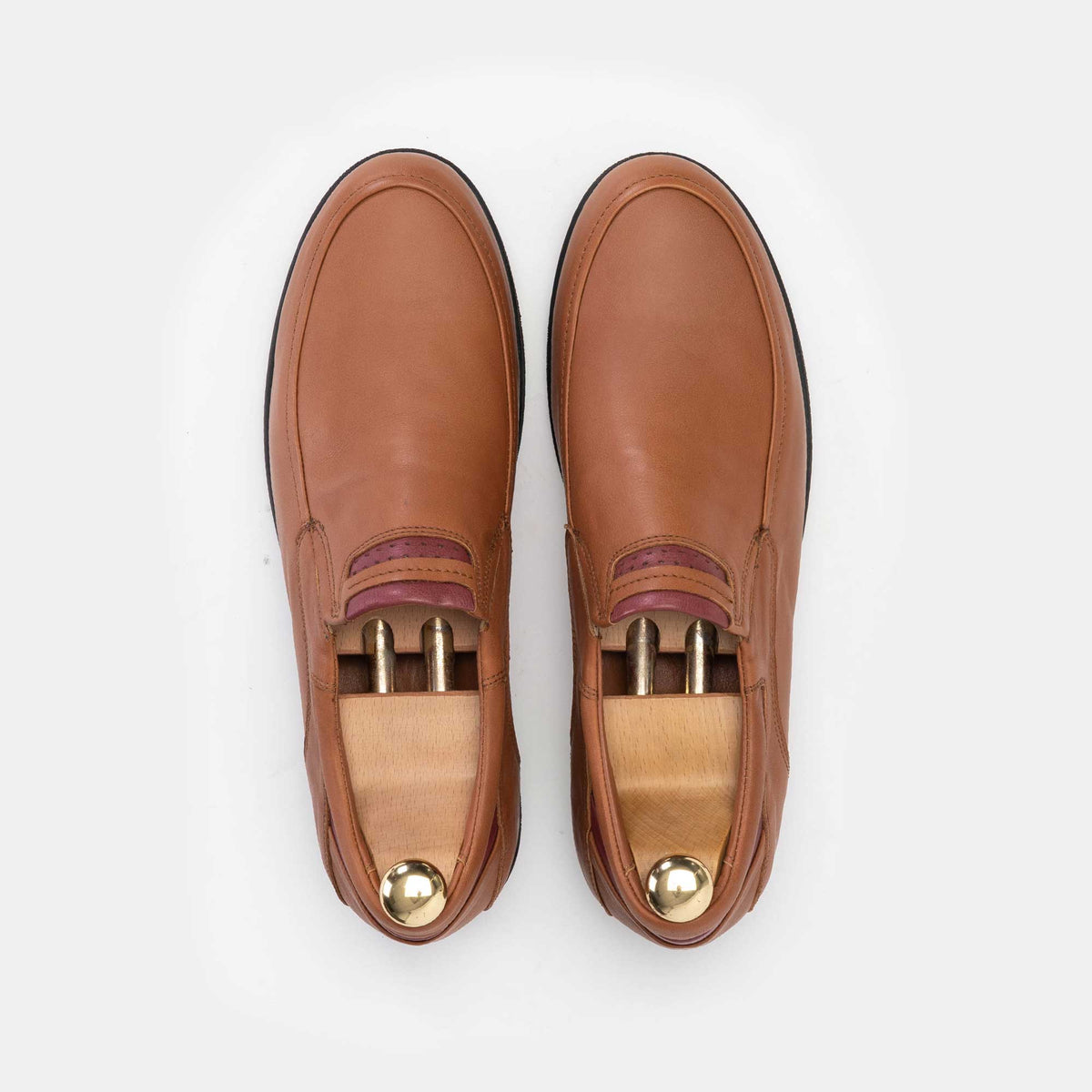 Volzak 726 cashew leather shoe
