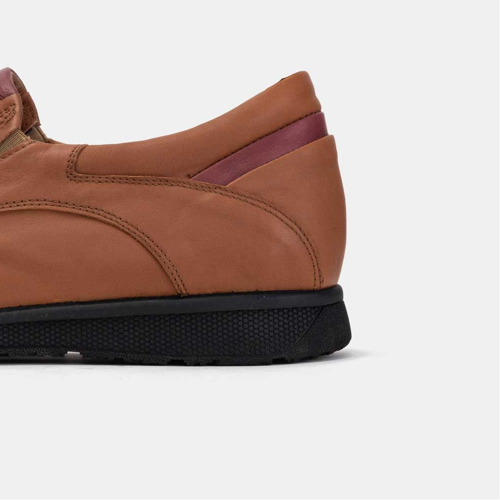 Volzak 726 cashew leather shoe