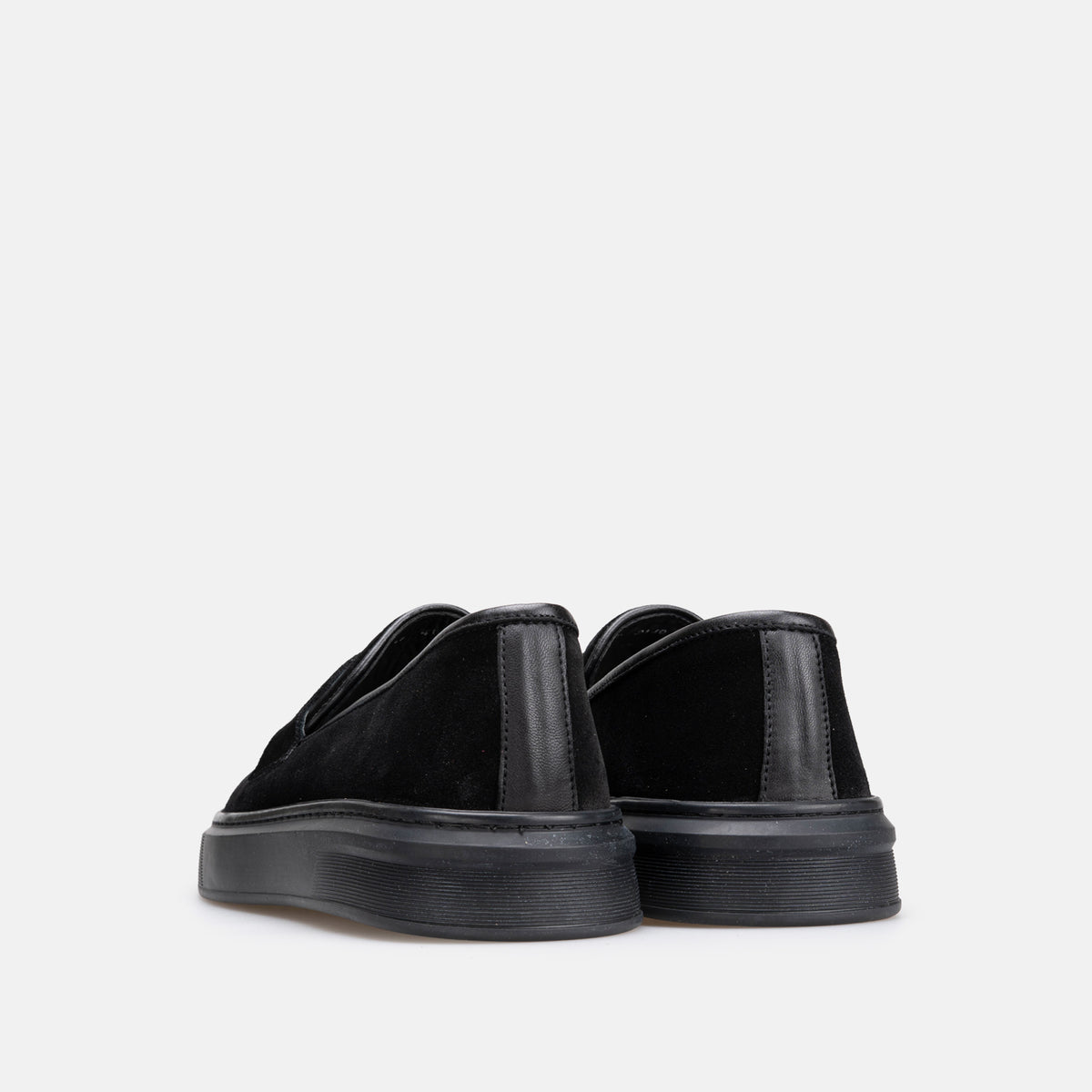 Volzak 2149 basket en daim Noir
