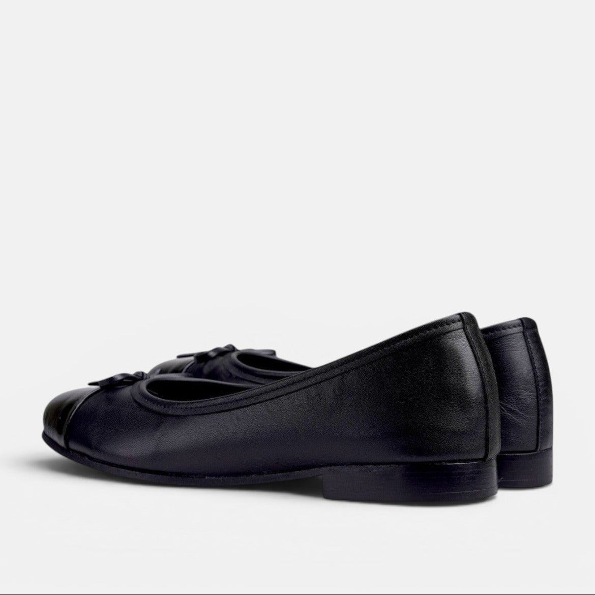 Volzak 078 Ballerine en cuir Noir