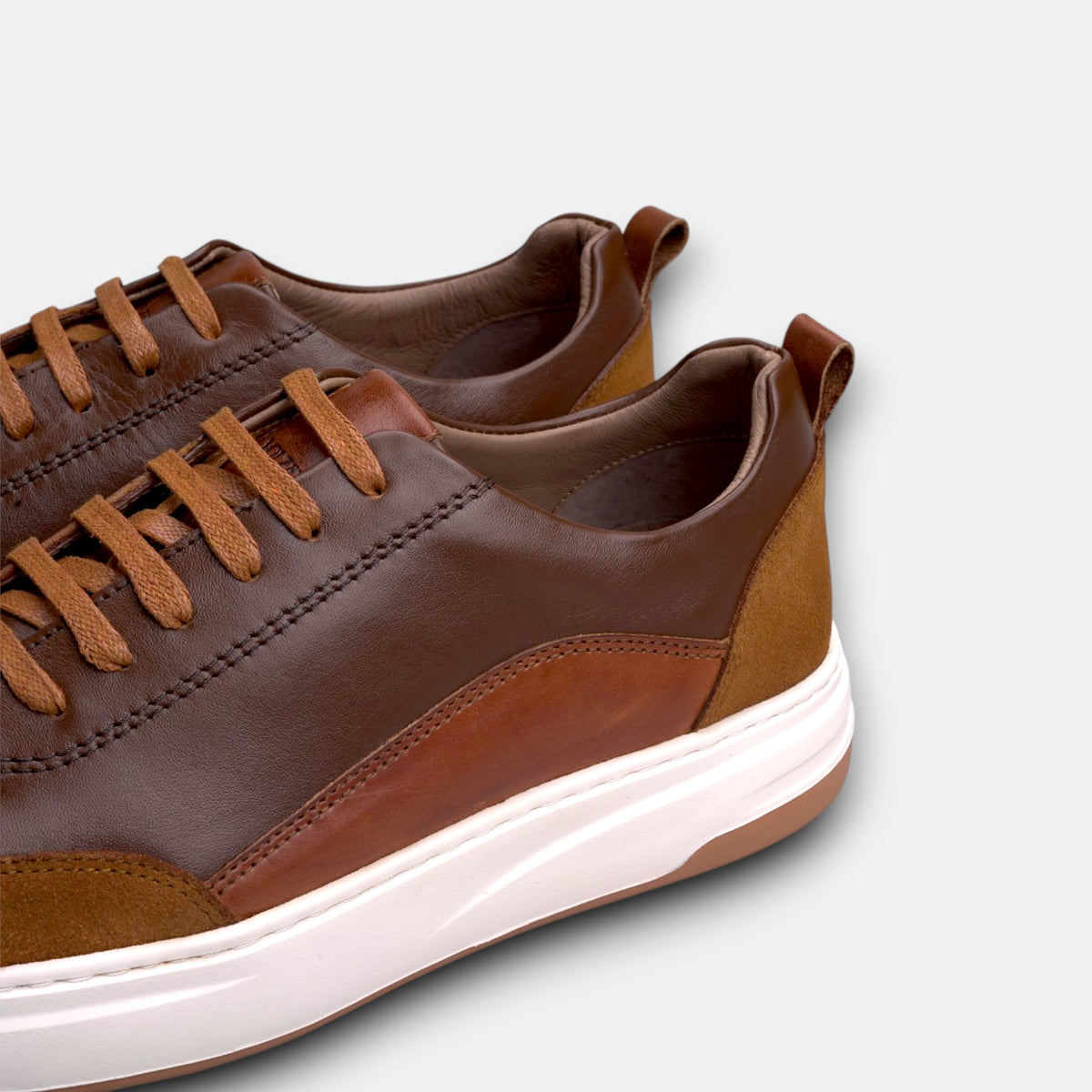 Volzak 6056 basket en cuir Camel
