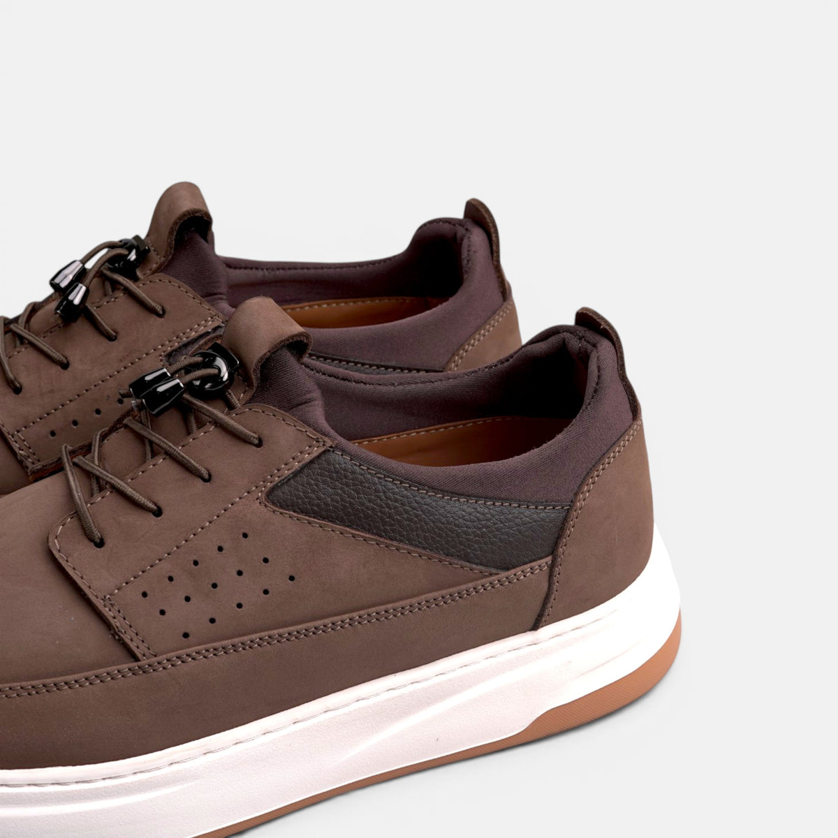 Volzak 317 basket en nubuck Marron
