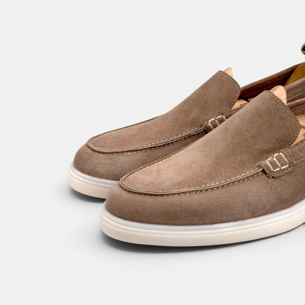 Volzak 713 Mocassin en daim Taupe