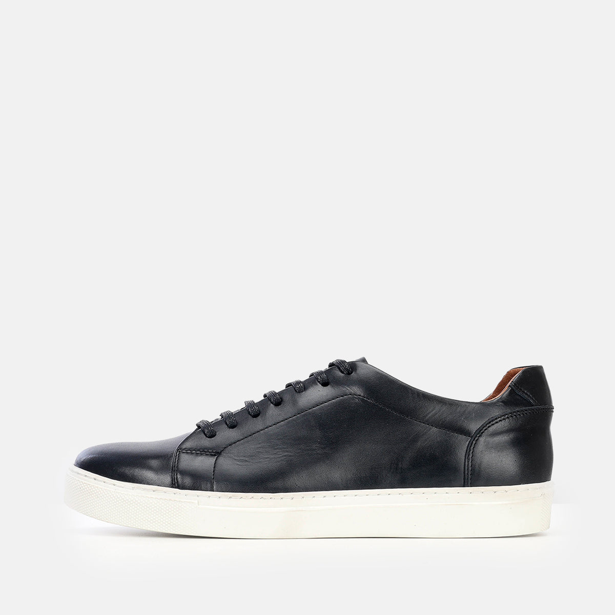 Volzak 5334 Black Leather Sneakers