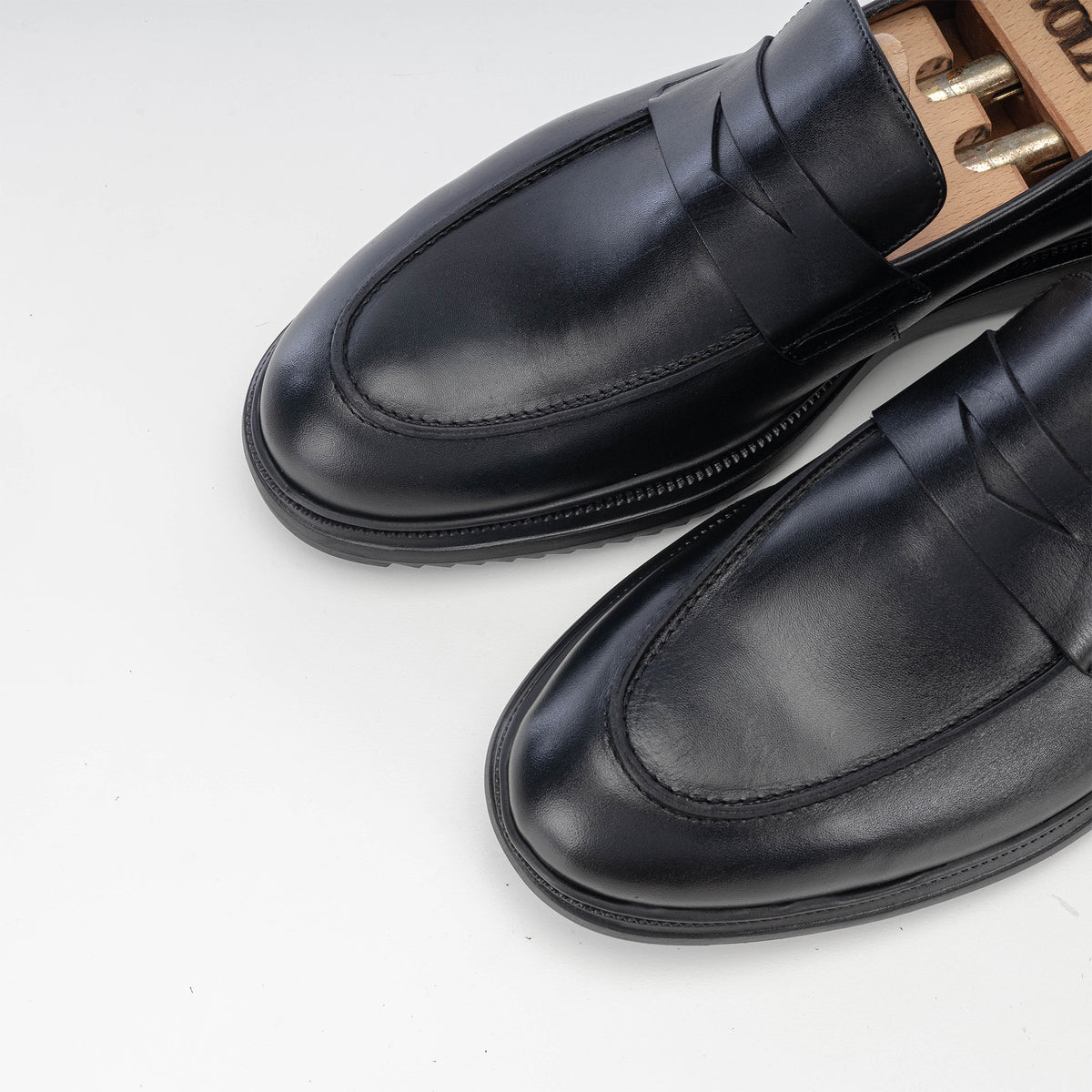 Volzak 5229 black leather shoe
