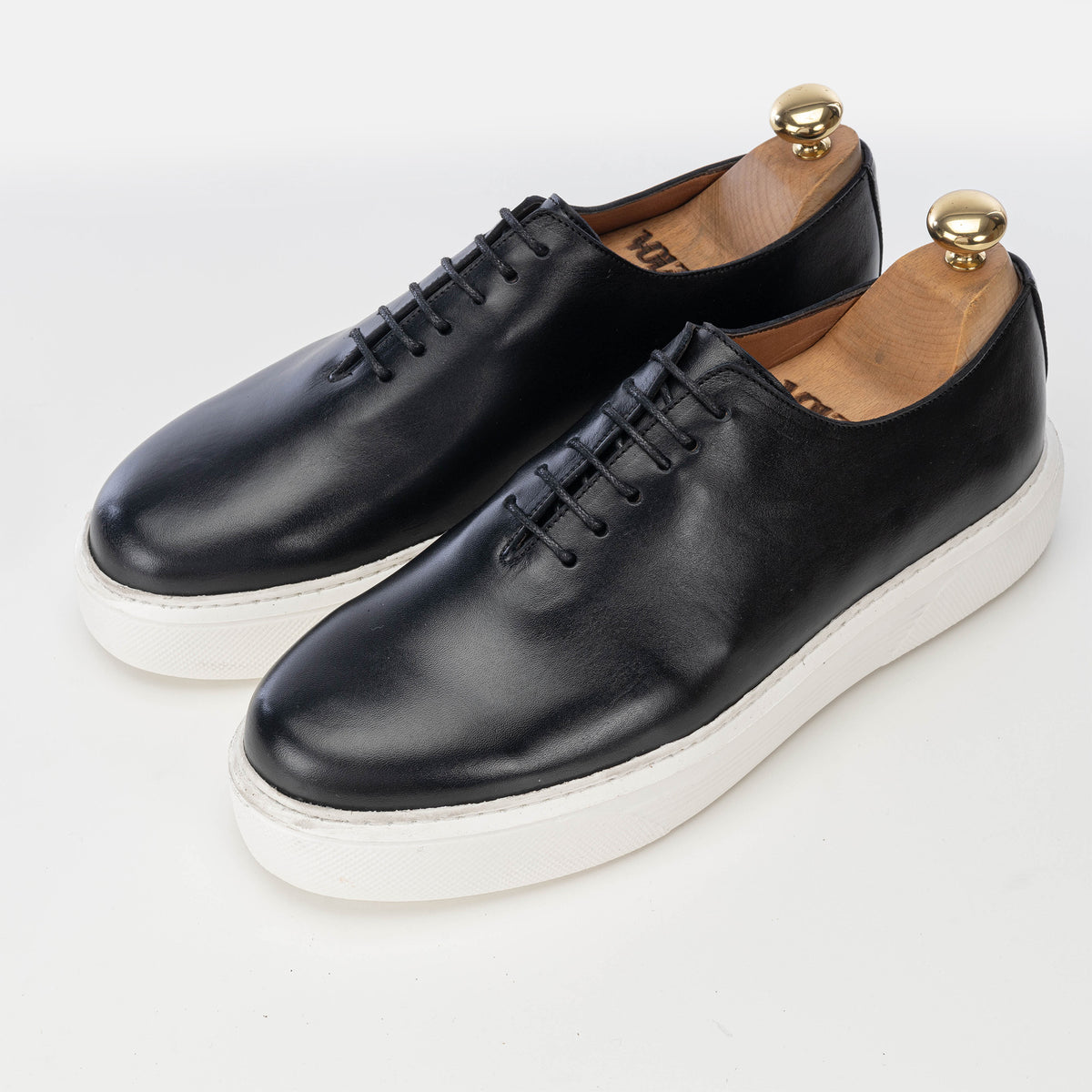 Volzak 5233 Black Leather Sneakers