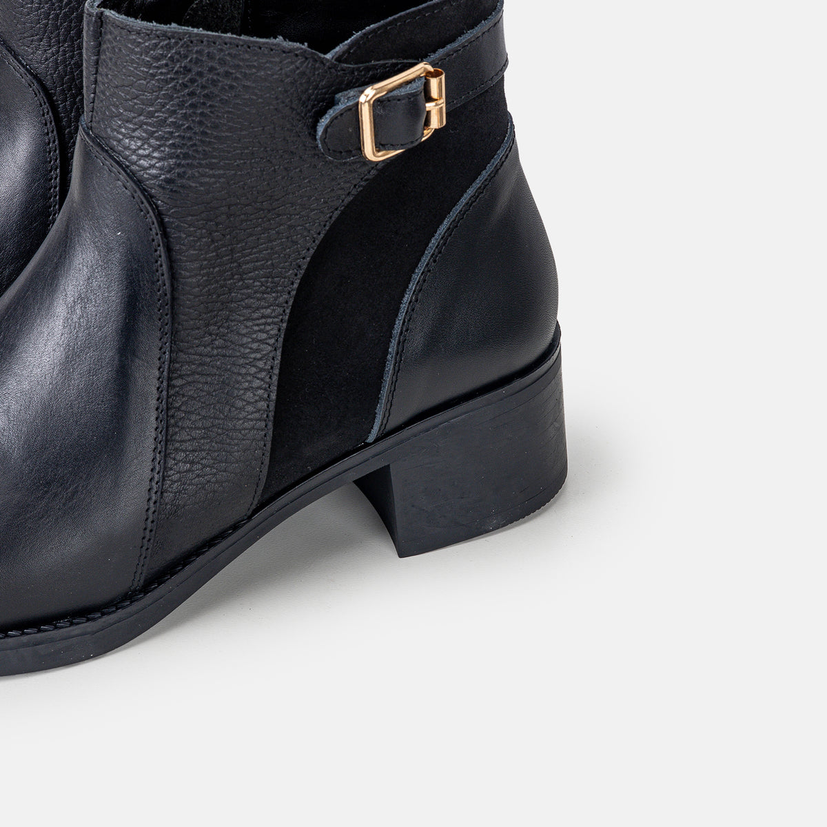 Volzak 3018 Black Leather Ankle Boot