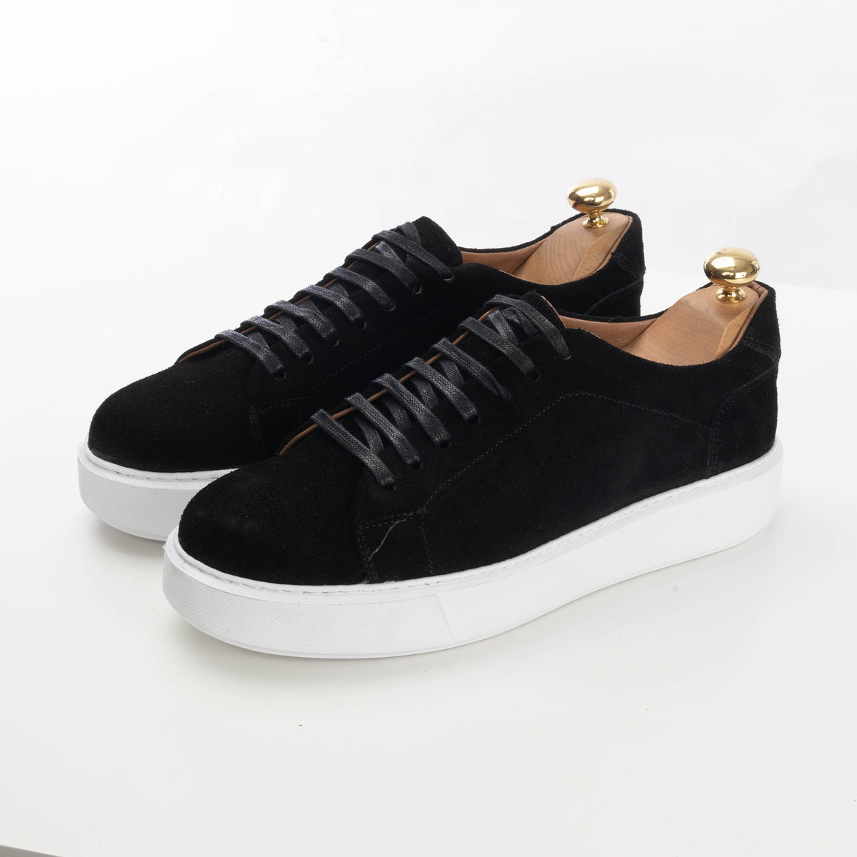 Volzak 5177 black suede sneaker