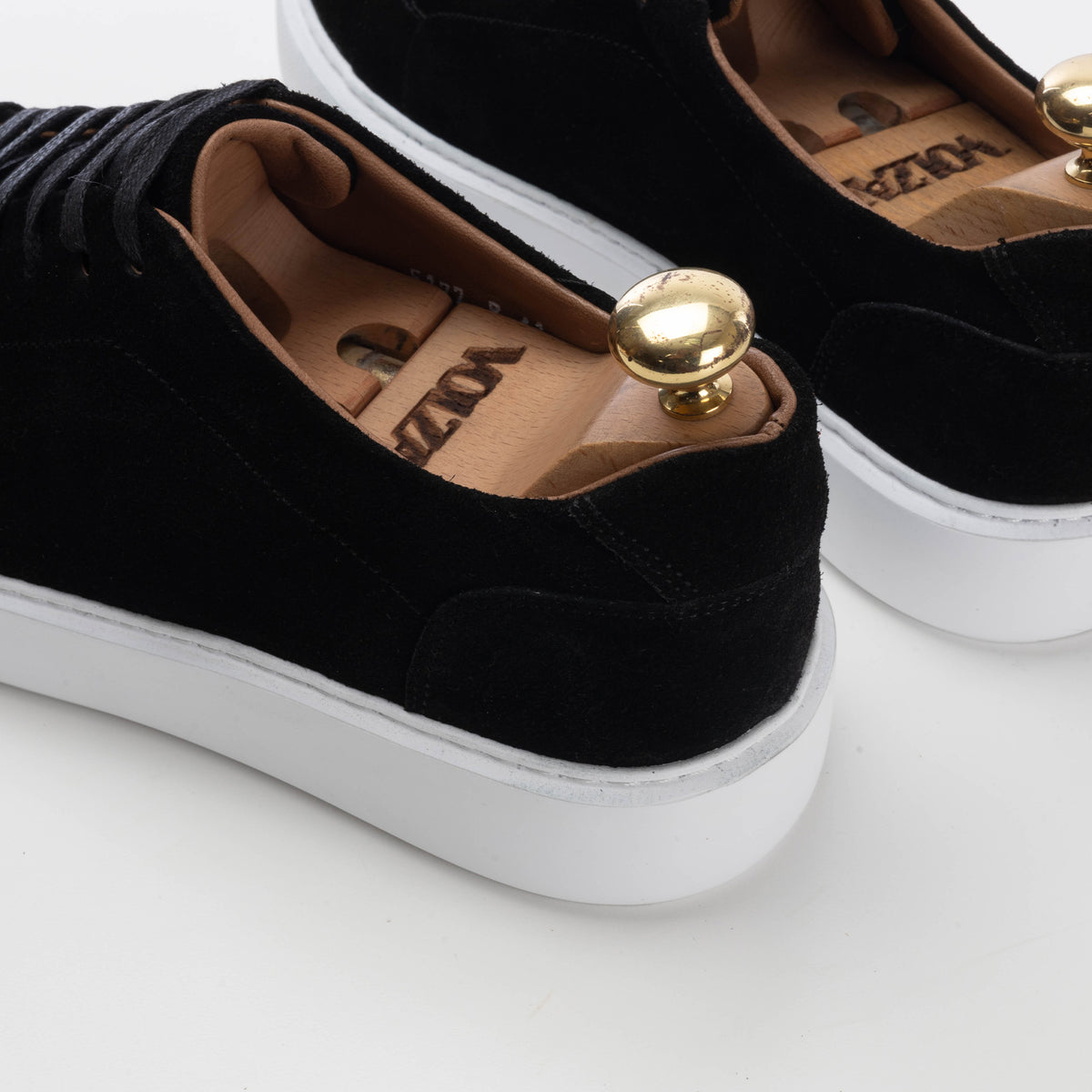 Volzak 5177 black suede sneaker
