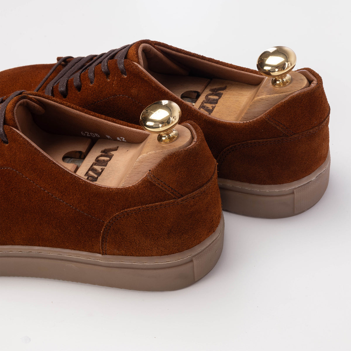 Volzak 5206 camel suede sneaker