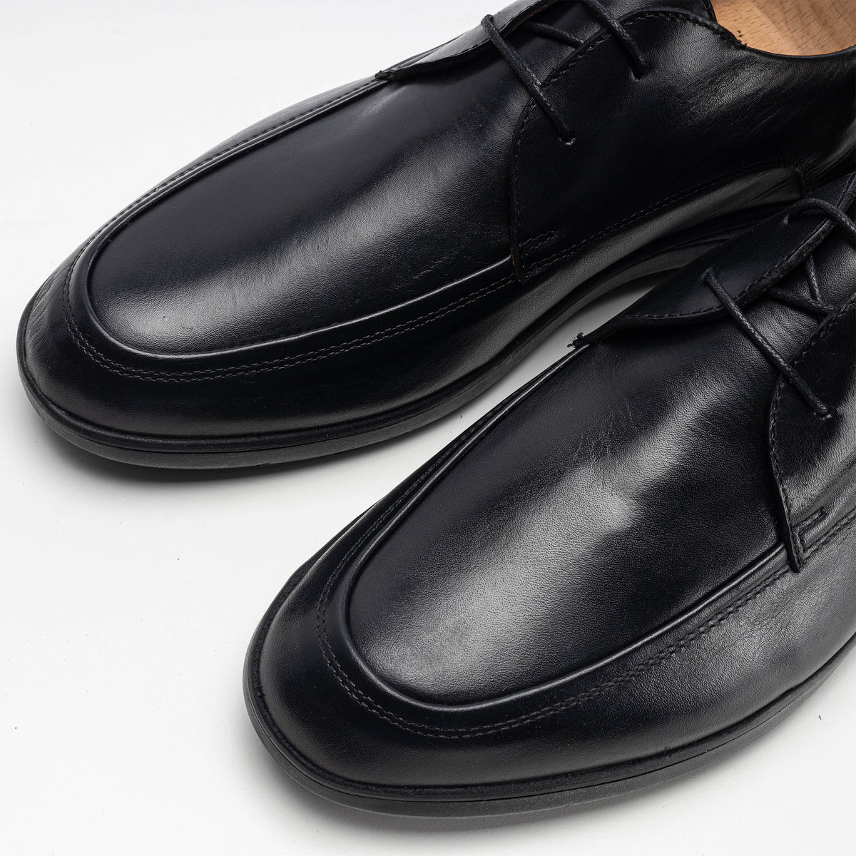 Volzak 2036 Black Leather Shoe