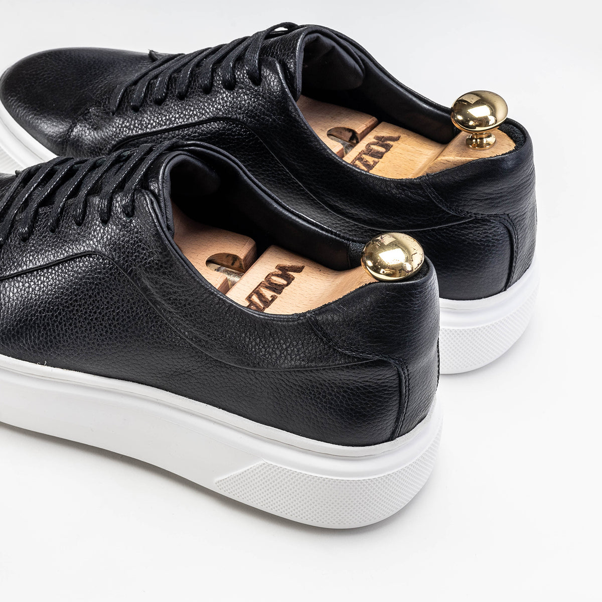 Volzak 400 Black Leather Sneakers
