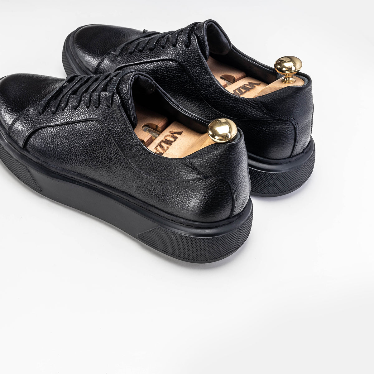 Volzak 400 S Black Leather Sneakers