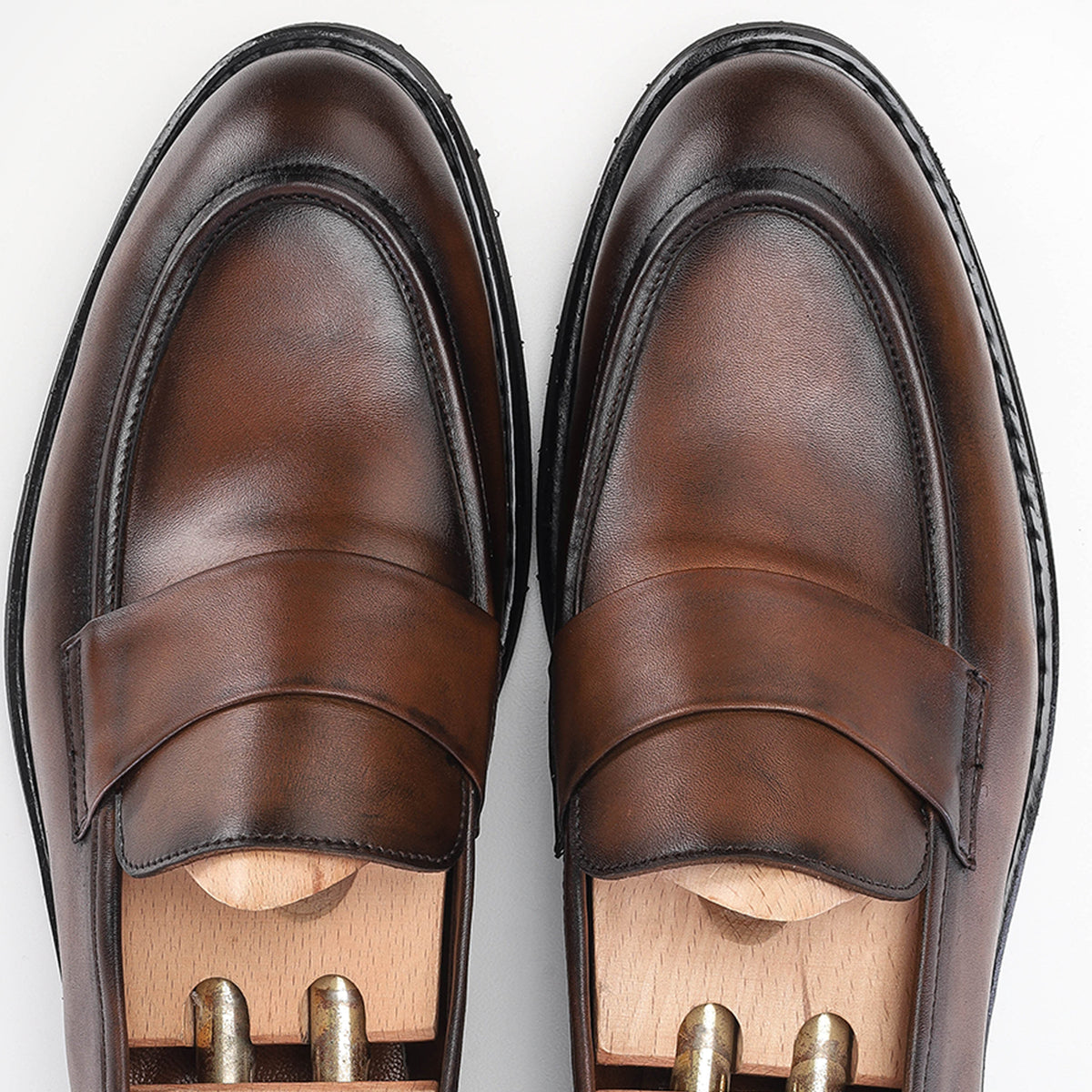 Volzak 5162 vintage brown leather shoe