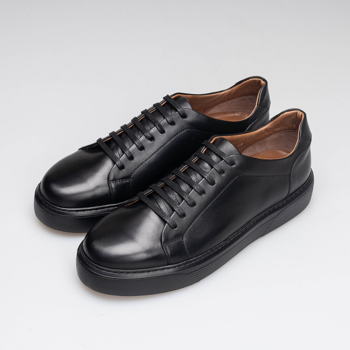 Volzak 5347 leather sneaker Black