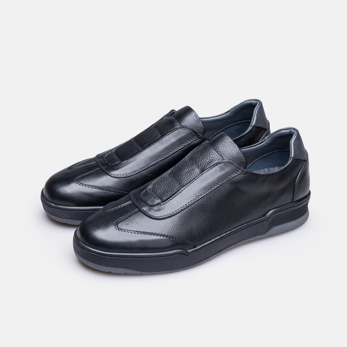 Volzak 200 Black Leather Sneakers
