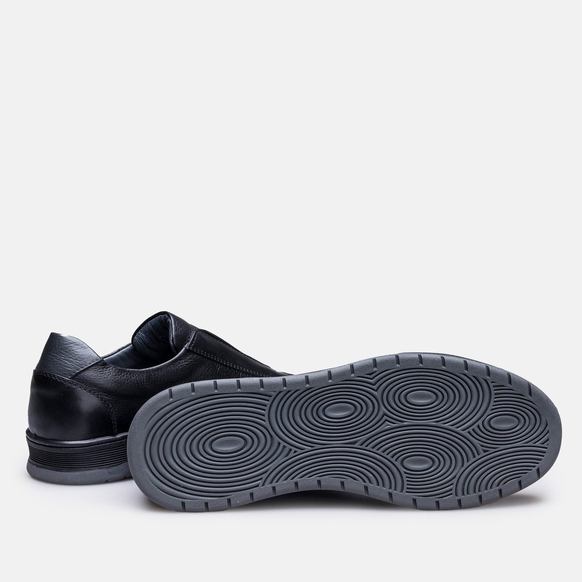 Volzak 200 Black Leather Sneakers