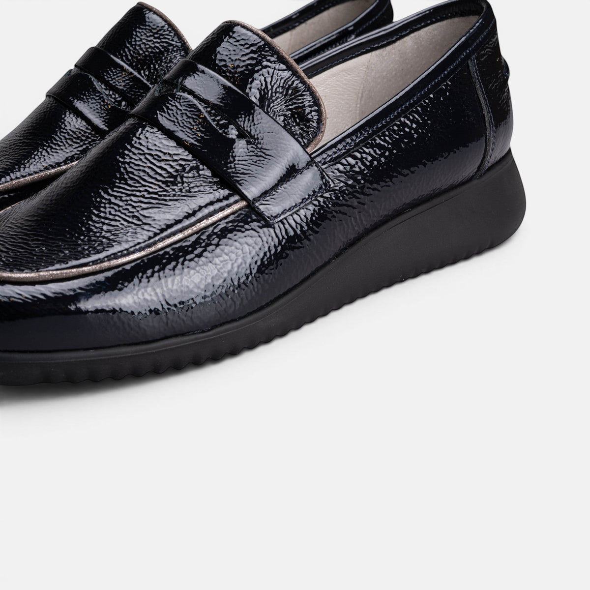 Volzak 703 Chaussure en cuir Noir Vernis