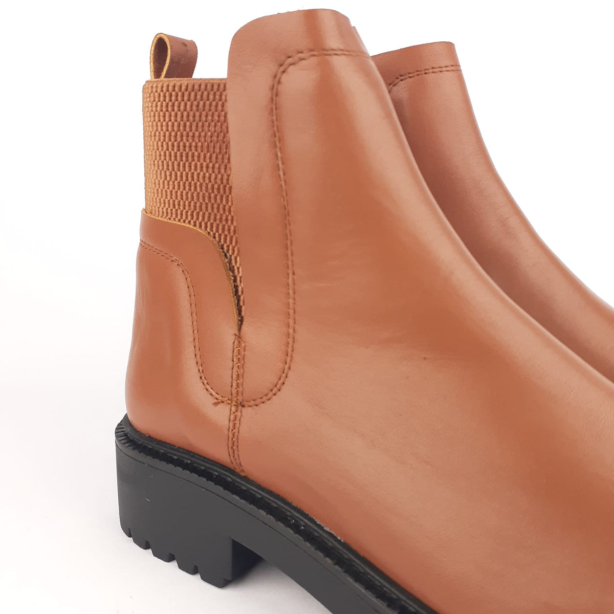 Volzak 1085 Cashew Leather Ankle Boot