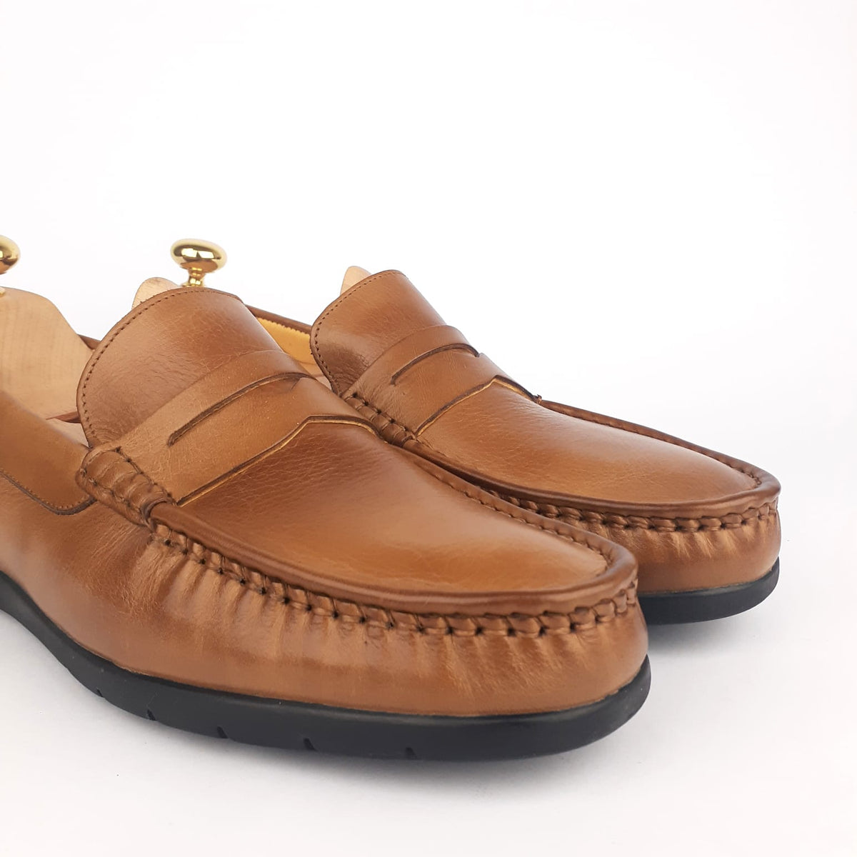 Volzak 100 Cashew Leather Moccasin