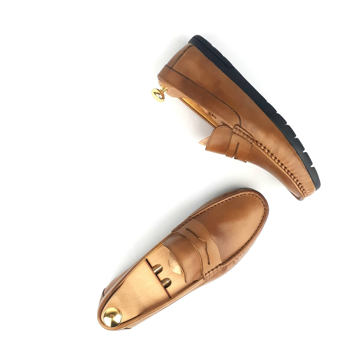 Volzak 100 Cashew Leather Moccasin
