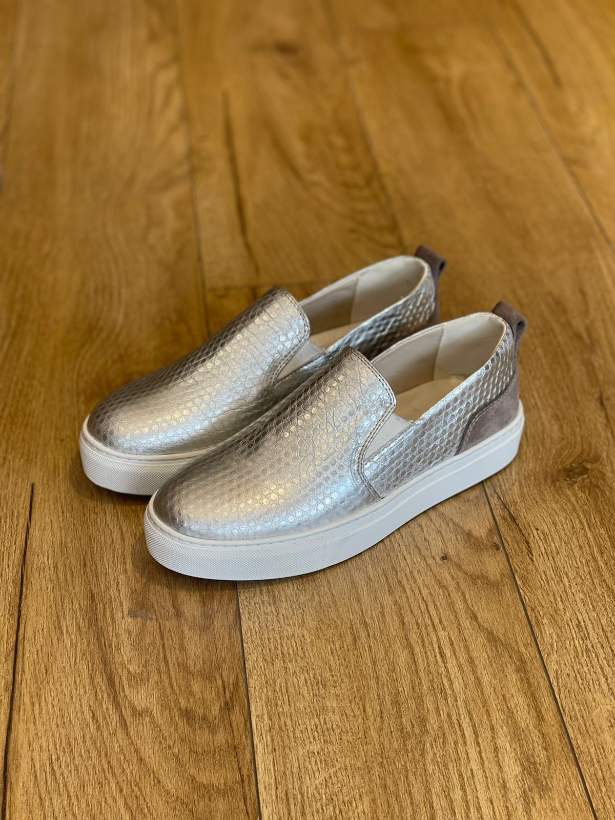 Volzak 072 Silver Leather Sneakers