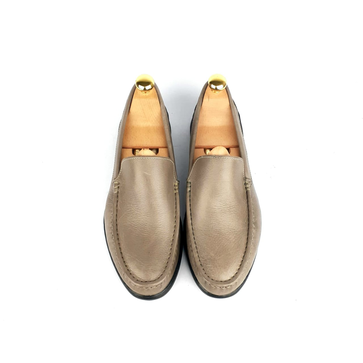 .105 Mocassin en cuir Taupe